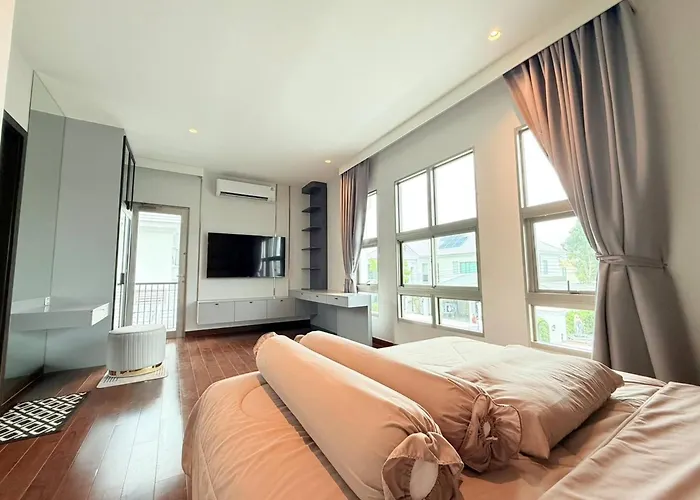 Luxury House Near Suvarnabhumi Airport