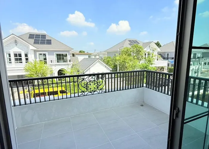 Luxury House Near Suvarnabhumi Airport Bangkok