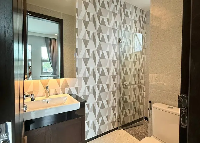 Luxury House Near Suvarnabhumi Airport