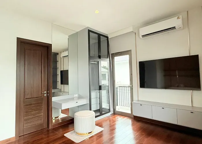 Luxury House Near Suvarnabhumi Airport *