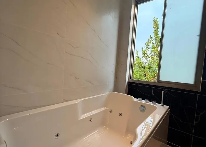 Luxury House Near Suvarnabhumi Airport