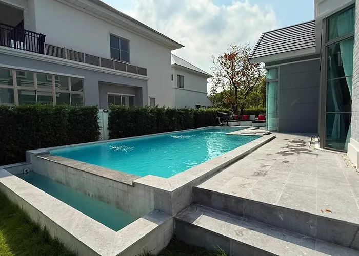 Luxury House Near Suvarnabhumi Airport