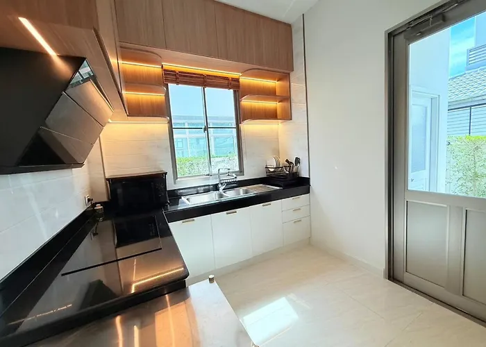 Luxury House Near Suvarnabhumi Airport *